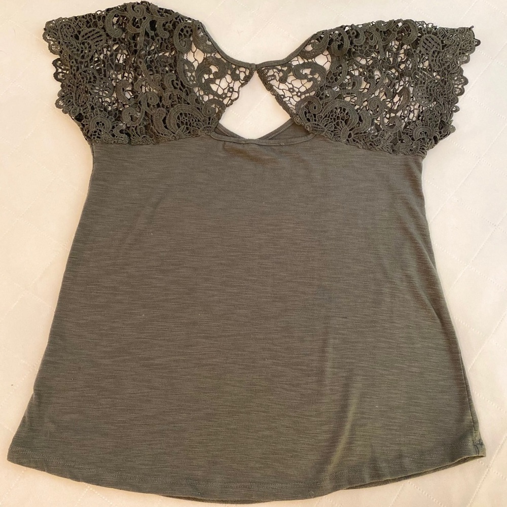 Cotton t shirt with lace sleeves